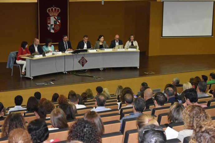 El consejero de Educación, Cultura y Deportes, Amador Pastor, se reúne con directores de centros educativos de la provincia de Albacete.
