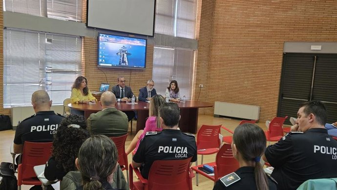 Policías locales de la provincia se forman en Cáceres en la lucha contra la violencia de género