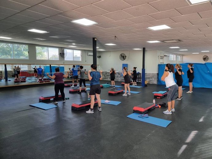 Participantes en uno de los talleres municipales.