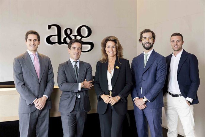 A&G incorpora cinco nuevos banqueros.
