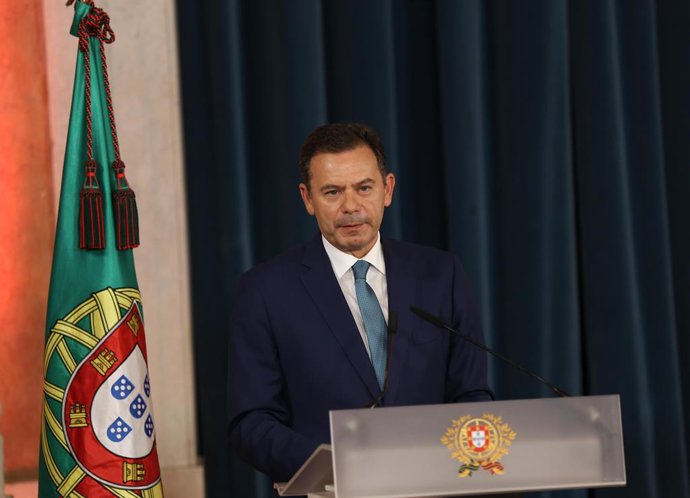 Archivo - LISBOA, 5 de junho de 2025 -- Luis Montenegro discursa na cerimônia de posse do novo governo em Lisboa, Portugal, em 5 de junho de 2025. Luis Montenegro, líder do Partido Social Democrata (PSD) e chefe da Aliança Democrática (AD), foi de
