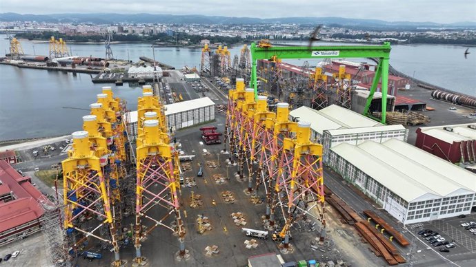 El Banco Europeo de Inversiones (BEI) y CaixaBank han firmado un acuerdo de contragarantía de 50 millones de euros para respaldar las capacidades de fabricación de Navantia Seanergies.