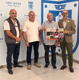 El VIII Festival de Cante Flamenco y Copla llena el Teatro de Invierno de San Javier de cante, copla, guitarra y baile
