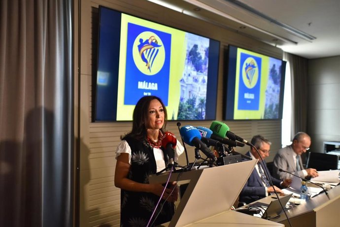 La delegada de la Junta en la provincia en el acto de presentación de la programación de invierno 2025/2026 para Málaga de la compañía Ryanair, que incluirá nueve rutas nuevas con Eslovaquia, Alemania o Suecia