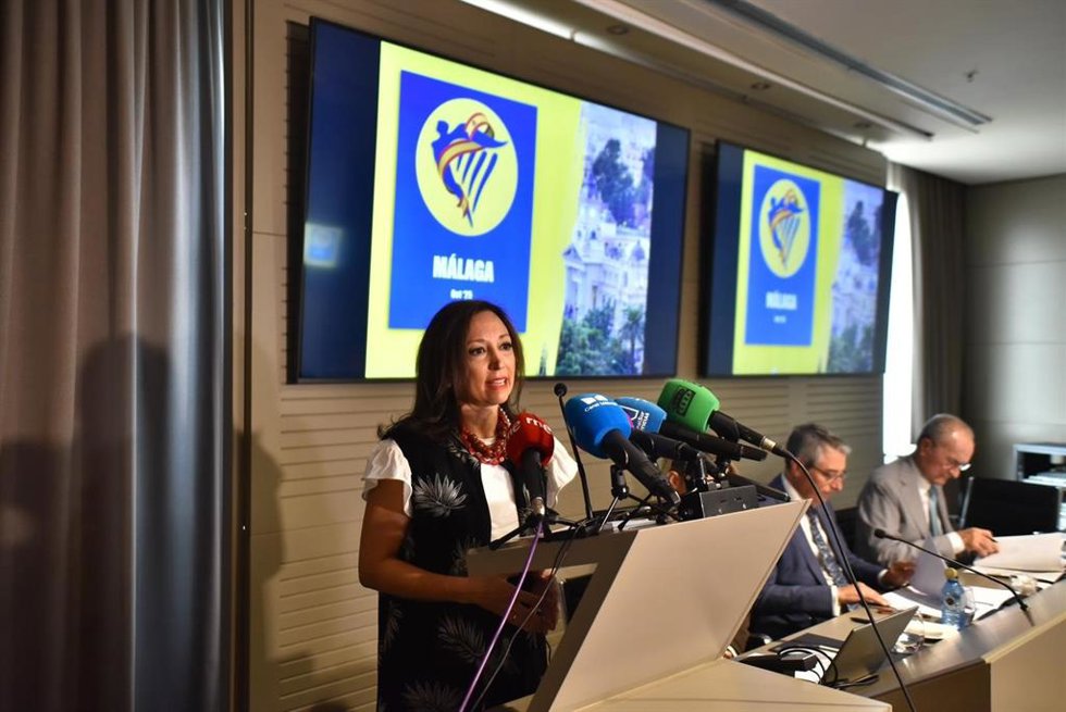 La delegada de la Junta en la provincia en el acto de presentación de la programación de invierno 2025/2026 para Málaga de la compañía Ryanair, que incluirá nueve rutas nuevas con Eslovaquia, Alemania o Suecia
