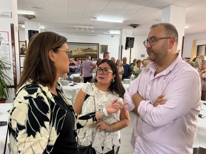 La delegada de Inclusión Social de la Junta, en la inauguración del servicio de cafetería en el Centro de Participación Activa de Mairena del Alcor.