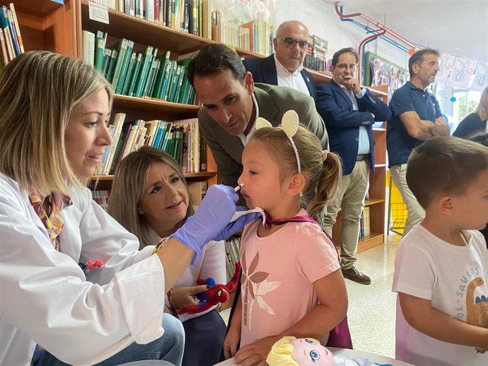 Inicio de la vacunación de la gripe en colegios.