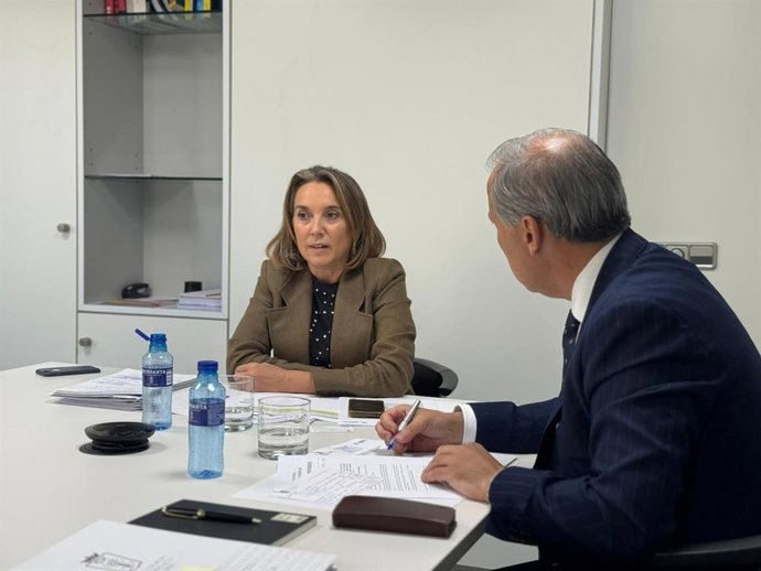 Eugenio Ribón con la responsable de Justicia del PP, Cuca Gamarra