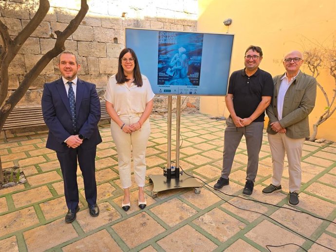 Presentación del ciclo 'Poesía en los Aljibes'.