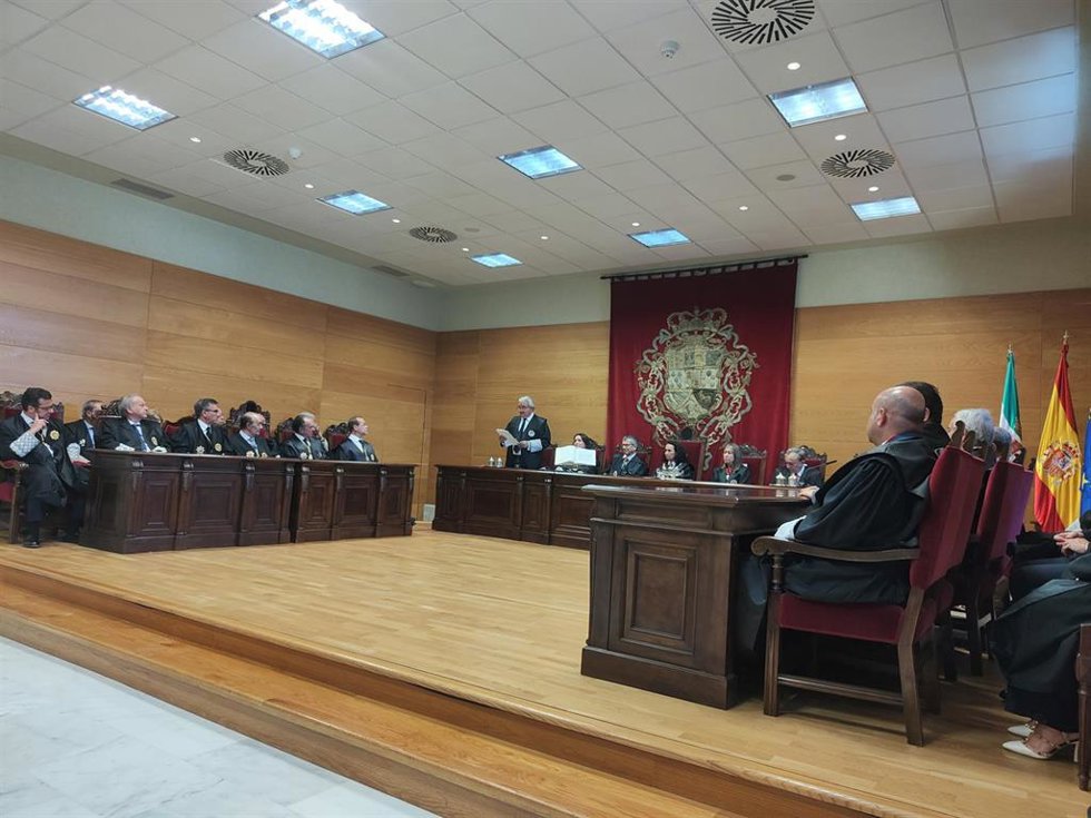 Emilio García-Cancho jura su cargo como presidente de la Audiencia Provincial de Badajoz