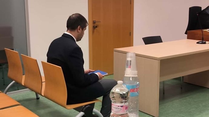 El acusado en el banquillo de la Audiencia Provincial
