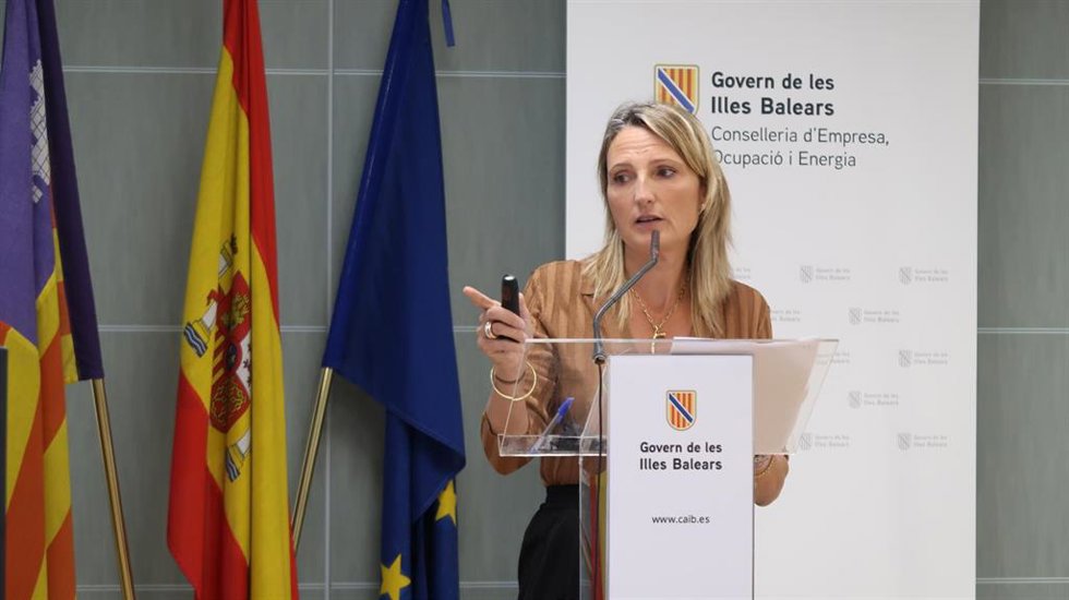 Archivo - La consellera de Trabajo, Función Pública y Diálogo Social, Catalina Cabrer, en una foto de archivo.