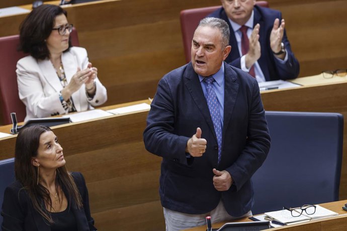 El vicepresident Francisco José Gan Pampols en el ple de Les Corts