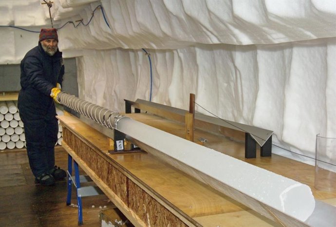 El Dr. Robert Mulvaney, científico de extracción de núcleos de hielo del BAS, realizará el estudio del sitio en Little Dome C