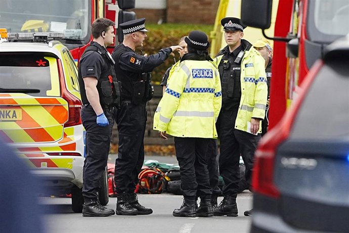 Servicios de emergencia junto a la sinagoga atacada en las inmediaciones de Mánchester