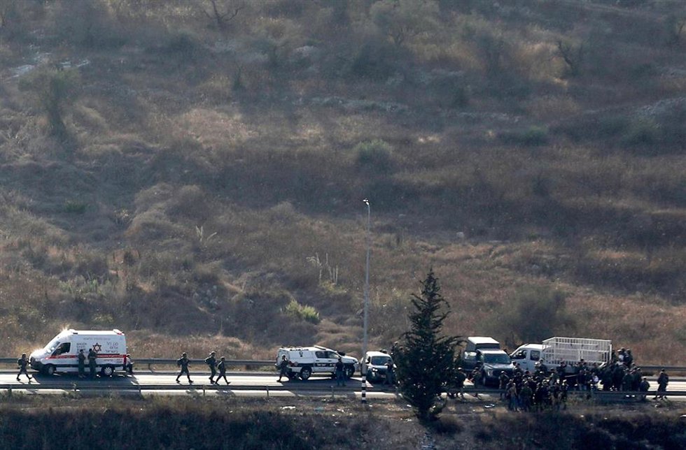 Imagen de archivo de servicios de emergencias de Israel tras un ataque armado en Cisjordania