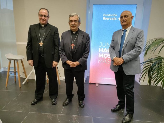 El arzobispo de Valladolid y presidente de la Conferencia Episcopal Española, Luis Argüello García, minutos antes de participar en una conferencia en Logroño