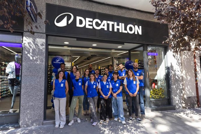 Decathlon inaugura su vigésimo cuarta tienda en la Comunidad de Madrid en López de Hoyos.