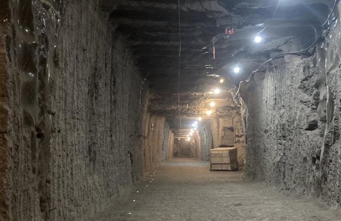 El túnel de permafrost del Cuerpo de Ingenieros del Ejército de EE. UU., cerca de Fairbanks, Alaska.
