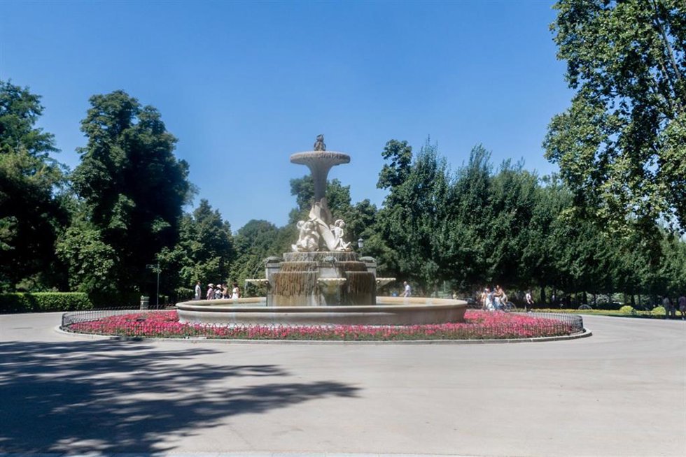 Archivo - La Fuente de los Galápagos, también conocida como Fuente de Isabel II, en el Parque de El Retiro, a 18 de julio de 2025, en Madrid (España).