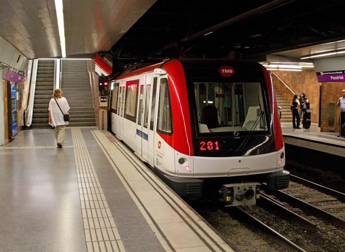 Archivo - L'L2 del Metro de Barcelona 