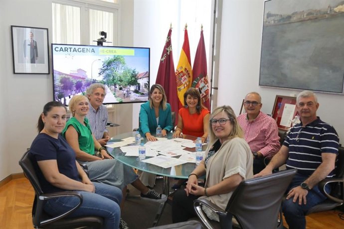 Reunión del Plan de Acción Integrada (PAI) 'Re-Crea' presidida por la alcaldesa, Noelia Arroyo