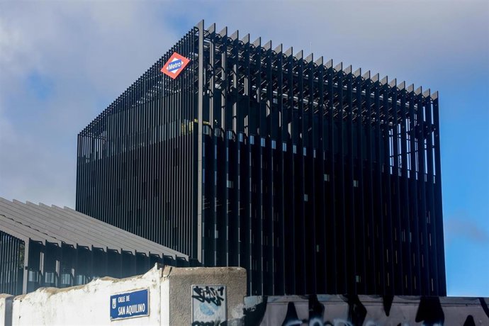 Archivo - Fachada de la nueva sede del Metro de Madrid en Plaza Castilla, a 5 de noviembre de 2023