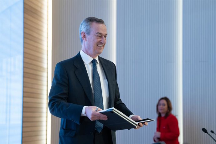 Archivo - El consejero delegado de Banco Sabadell, César González-Bueno, llega al acto de presentación de resultados 2023, en la sede del Banco Sabadell, a 1 de febrero de 2024, en San Cugat del Vallés, Barcelona, Catalunya (España). Banco Sabadell obtuvo