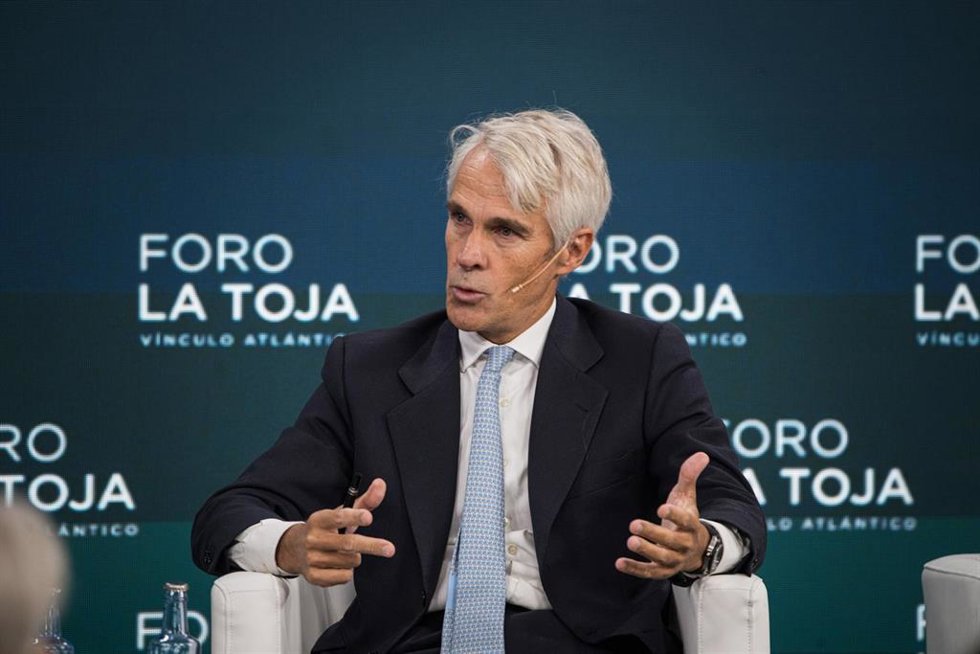El presidente Ejecutivo (CEO) de Telefónica España, Borja Ochoa, interviene en 'Factores de competitividad de la economía española I' durante la segunda jornada del Foro de La Toja - Vínculo Atlántico 2025, en el Eurostars Gran Hotel La Toja.