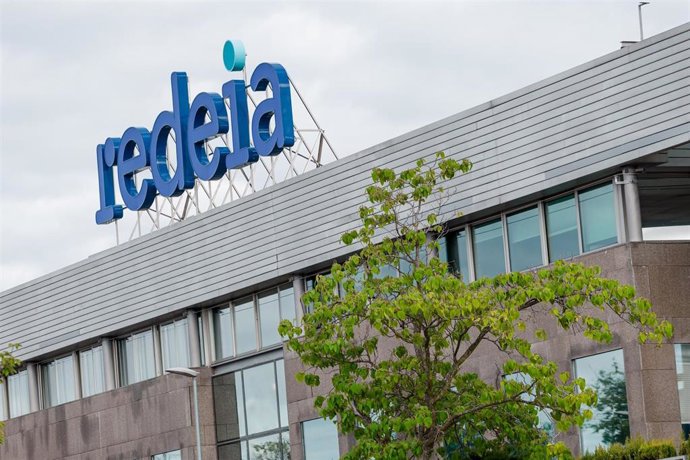 Archivo - Exterior de la sede de Redeia, a 3 de mayo de 2025, en Madrid (España)