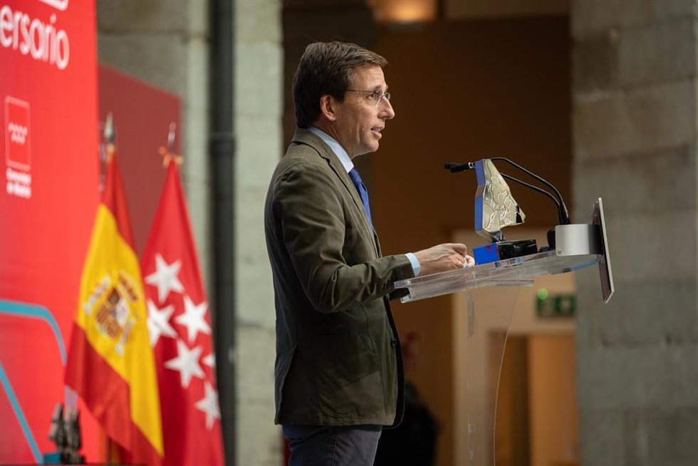 El alcalde de Madrid, José Luis Martínez-Almeida, interviene durante el acto conmemorativo del 40 aniversario del Consorcio Regional de Transportes de Madrid