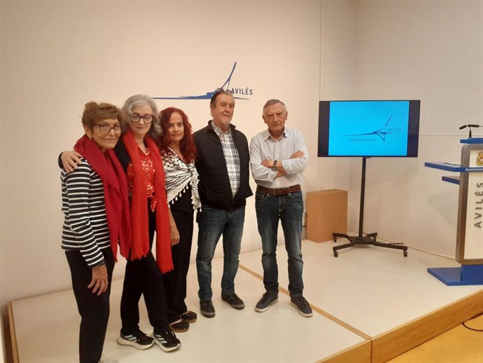 Delia Corral Suárez, Georgina González Álvarez, Ana Solís, Antonio García Corral, y Laureano López Rivas.