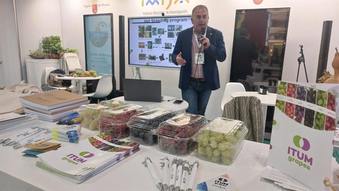 Presentaciones de las investigaciones del Imida en su estand de Fruit Attraction