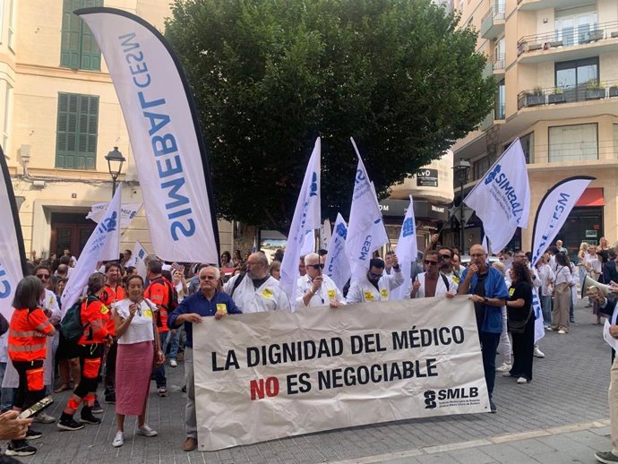 Concentración en Palma en contra del borrador del Estatuto Marco.