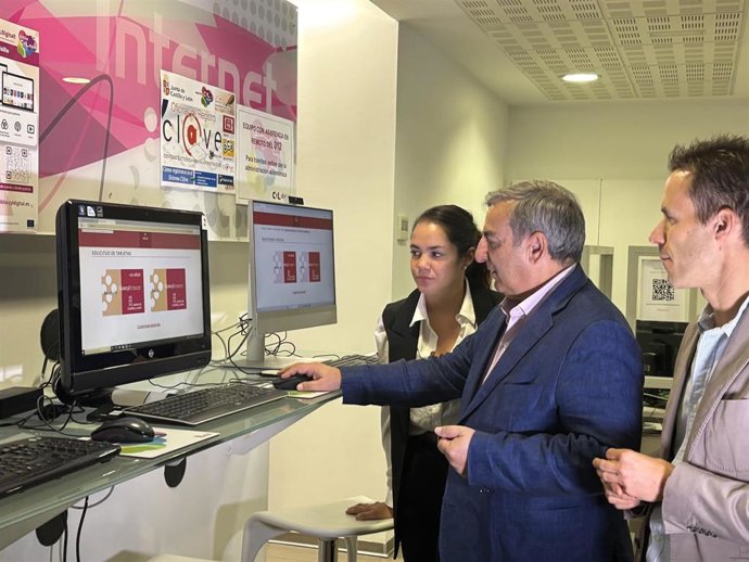 El Consejero De Movilidad Y Trasformación Digital, José Luis Sanz Merino