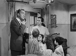 Una escena de 'El inquilino' (1957), dirigida por José Antonio Nieves Conde, que se proyectará en la Filmoteca de Andalucía en sus sedes de Almería, Córdoba y Granada.