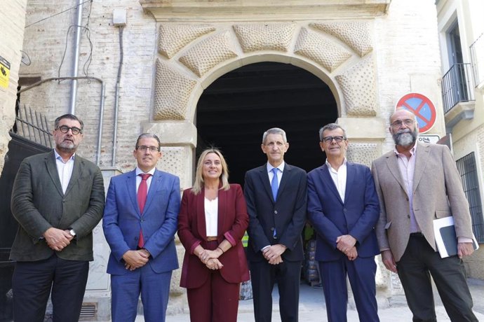 Visita a las obras para transformar el inmueble del Rey Soler en el nuevo Centro Cultural Fundación Unicaja.