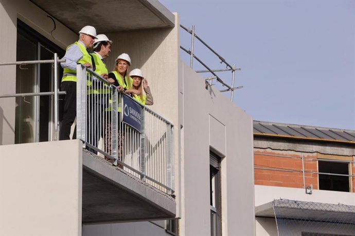El consejero de Medio Ambiente, Vivienda y Ordenación del Territorio, Juan Carlos Suárez-Quiñones, y el alcalde de Valladolid, Jesús Julio Carnero.