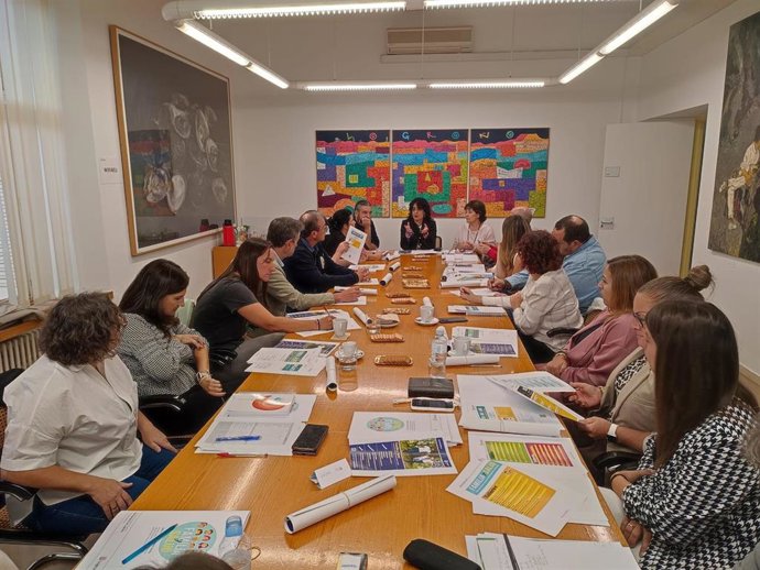 El Ayuntamiento presenta a AMPAS el programa 'Familia y salud' 2025-2026, con acciones para la salud física y emocional