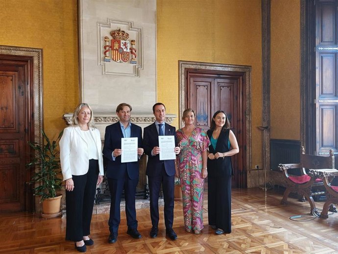 El Consell de Mallorca y la Felib firman un convenio de colaboración para simplificar la contratación pública en los ayuntamientos