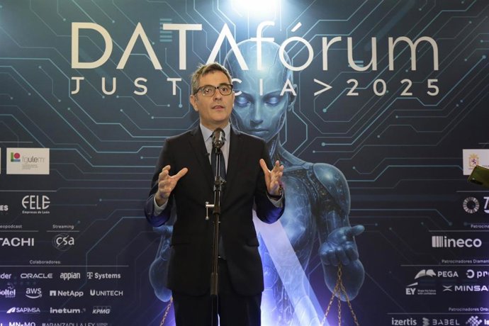 El ministro de Presidencia, Justicia y Relaciones con las Cortes, Félix Bolaños, preside el acto de clausura del DATAfórum Justicia 2025, en el Auditorio de León.