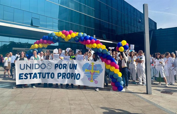 Concentración convocada por el Simpa por la reforma del Estatuto Marco de las profesiones sanitarias.