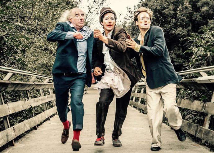 Archivo - El jueves 9 y el viernes 10, la propuesta de artes del circo 'Muerte de risa' de Los Galindos tomará las calles colindantes al teatro con "una farsa para incomodar y divertir"