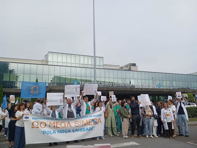 Concentración a las puertas del Hospital Clínico de Santiago