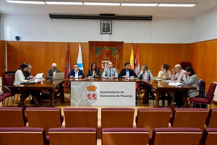 La Diputación de Valladolid ha celebrado este viernes en Santovenia de Pisuerga una nueva reunión del Diálogo Social