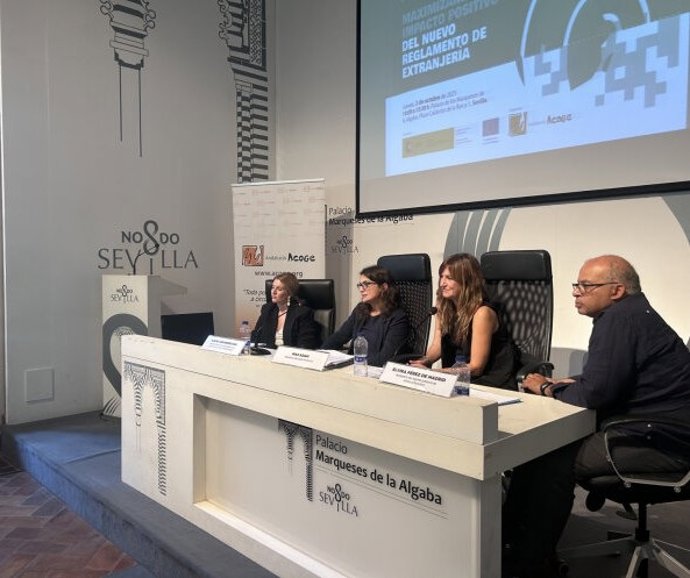 Andalucía Acoge impulsa en Sevilla un espacio de interlocución sobre la aplicación del Reglamento de Extranjería.