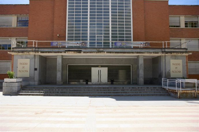 Archivo - Acceso a la Filosofía de la Universidad Complutense de Madrid (UCM), a 3 de mayo de 2024, en Madrid (España). 