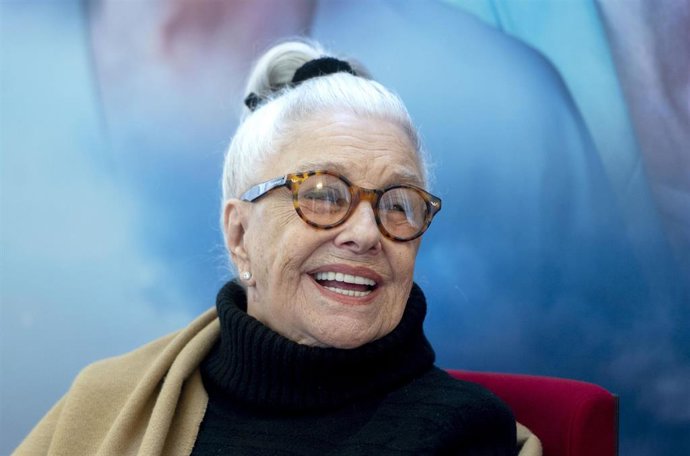 Archivo - La actriz Lola Herrera durante una entrevista para Europa Press.