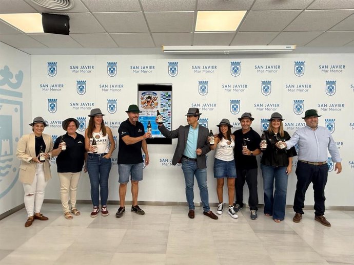 Presentación de la VI edición del Oktoberfest en San Javier con ambiente bávaro, música en directo y fin solidario