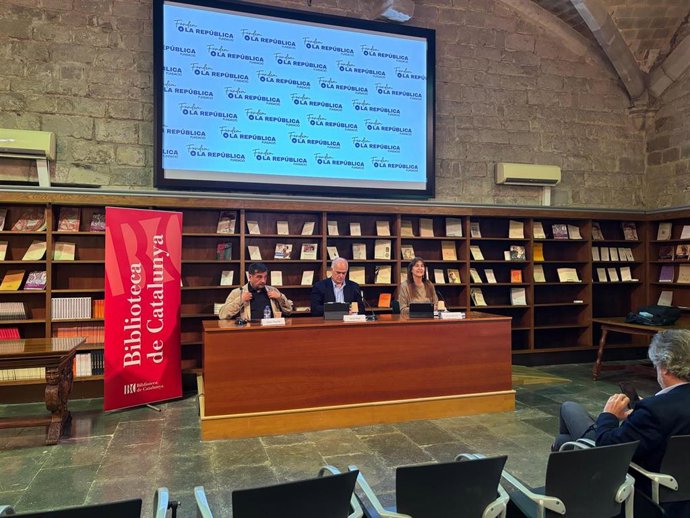 Dani Planas, Jordi Mas y Laura Borràs presentan la fundación Fundem La República de Junts, en la Biblioteca de Catalunya de Barcelona.